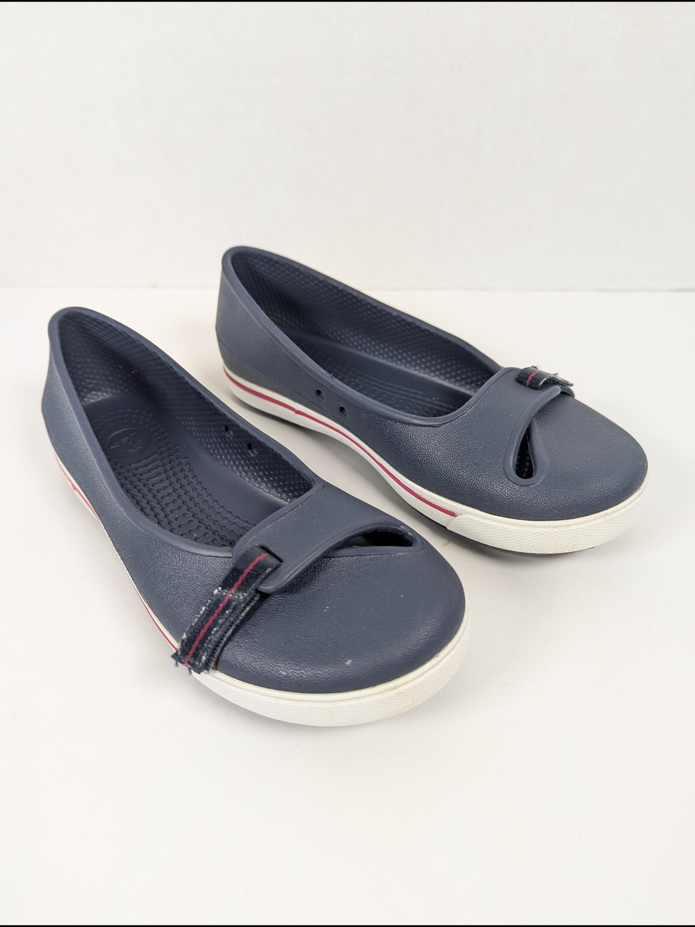 Crocs Crocband 2.5 Navy Blue Red Round Toe Ballet Flats Loafers Womens Size 4